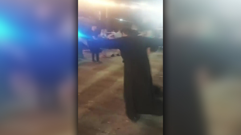 Καλούν ιερέα σε απολογία για ένα… ζεϊμπέκικο