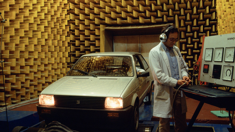 Seat S.A: Δύο γιορτές για την ισπανική αυτοκινητοβιομηχανία- Η μία για τα 75 χρόνια παρουσίας στην αυτοκίνηση και η άλλη για τα 50 χρόνια Έρευνας & Ανάπτυξης 