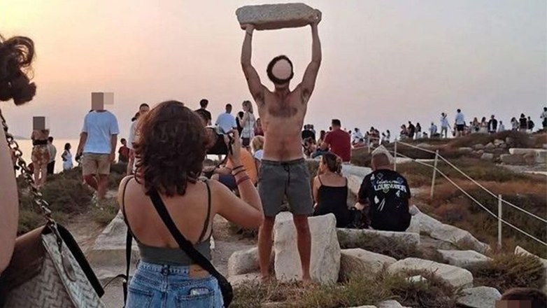 Νάξος: Σάλος με τον τουρίστα που σηκώνει μάρμαρο χιλιάδων ετών