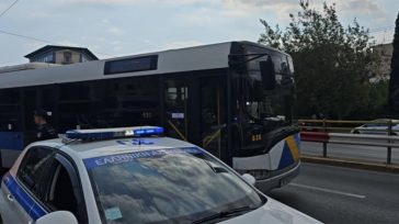 Σύγκρουση λεωφορείου με αυτοκίνητο στη Λ. Συγγρού- Επτά τραυματίες