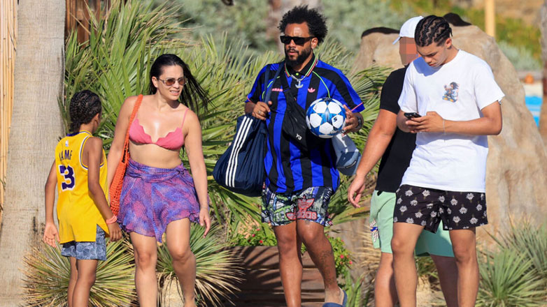 Marcelo: Στη Μύκονο o Βραζιλιάνος ποδοσφαιριστής με την σύντροφό του, Clarice Alves & τα παιδιά τους