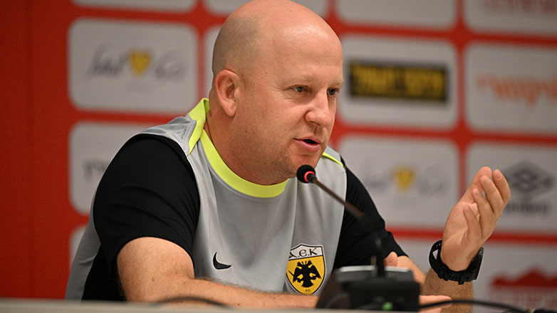 ΑΕΚ – Νίκολιτς: «Δεν θα υπερασπιστούμε το 1-0, θα παίξουμε για τη νίκη- πρόκριση»