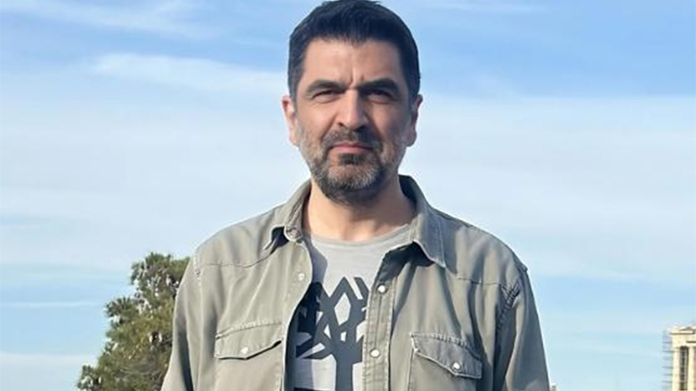 Ο συγγραφέας Μάκης Τσίτας στο βιβλιοπωλείο Αναγέννηση της Πάρου