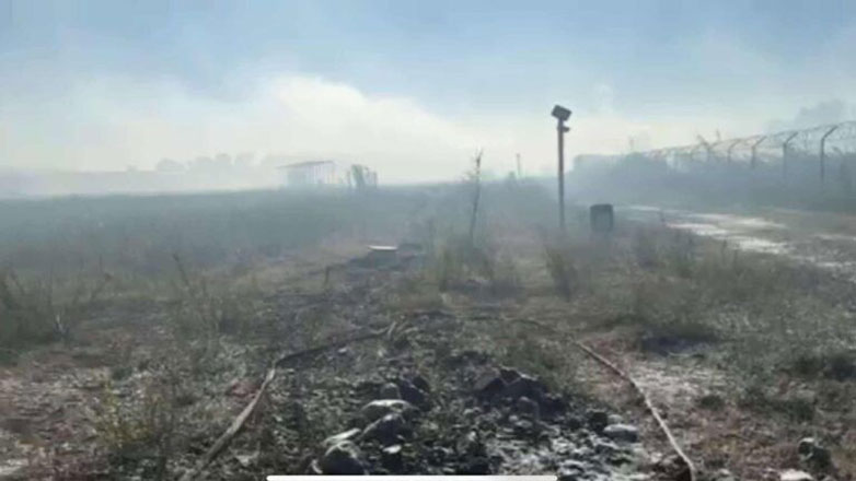 Πυρκαγιά στη βόρεια πύλη του αεροδρομίου Καλαμάτας