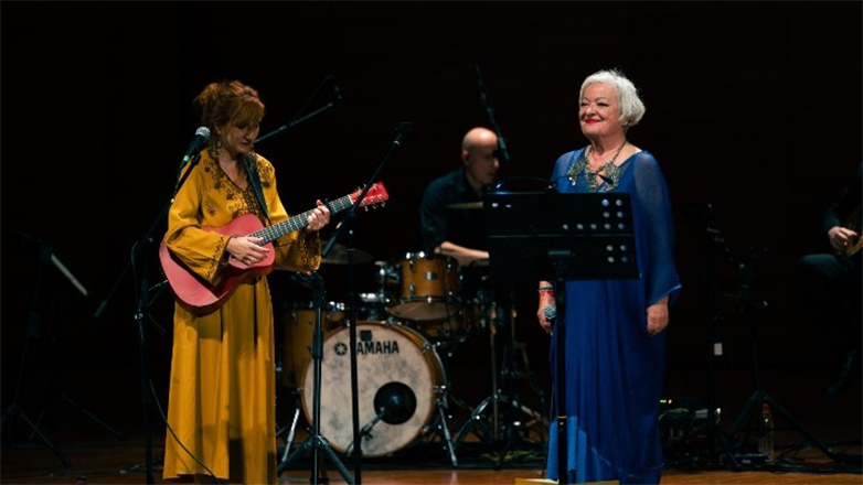 Η Ελλάδα τραγουδά στην Κίνα για τα 100 χρόνια από τη γέννηση του Μίκη Θεοδωράκη