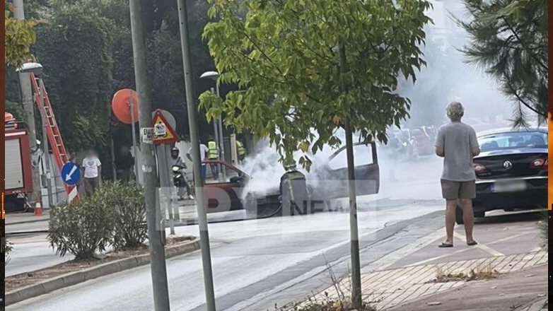 Αγία Παρασκευή: Αυτοκίνητο τυλίχθηκε στις φλόγες εν κινήσει