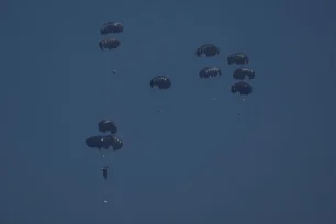 Ο γερμανικός στρατός συμμετέχει σε επιχείρηση παράδοσης από αέρος ανθρωπιστικής βοήθειας στην Γάζα