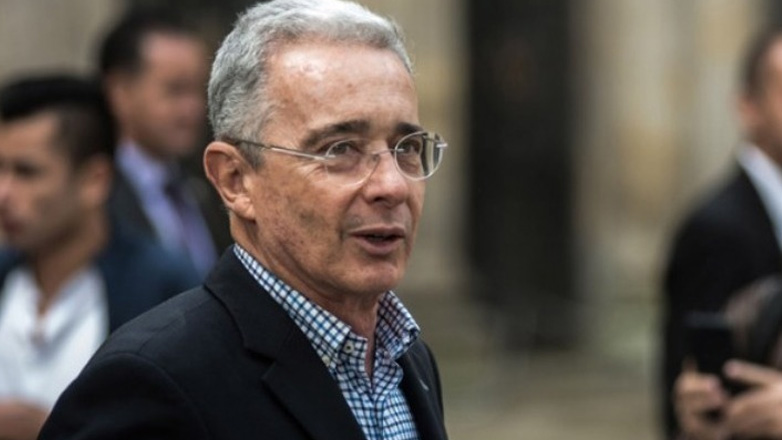 Κολομβία: Ο πρώην πρόεδρος Ουρίμπε καταδικάστηκε σε 12ετή κατ’ οίκον περιορισμό