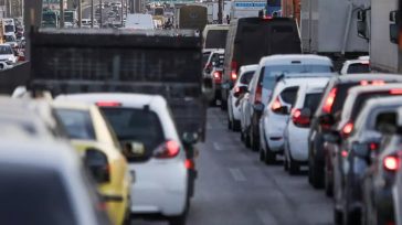 Αττική Οδός: Μποτιλιάρισμα λόγω σύγκρουσης αυτοκινήτων