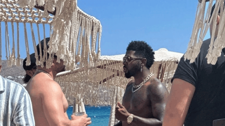 Jason Derulo: Σε γνωστό beach bar της Μυκόνου ο διεθνούς φήμης τραγουδιστής