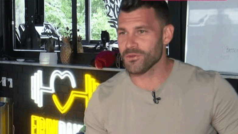 Στάθης Σχίζας για Γιώργο Καράβα: «Μου “κλωτσάει” στην παρουσίαση του Exathlon»