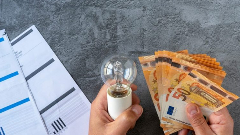 Πως διαμορφώνονται τα τιμολόγια ρεύματος για τον Αύγουστο