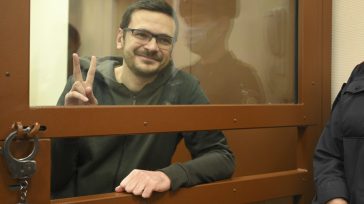 «Η Ουκρανία προστατεύει την Ευρώπη από την επιθετικότητα του Κρεμλίνου», δήλωσε ο Ρώσος ακτιβιστής της αντιπολίτευσης Ίλια Γιασίν