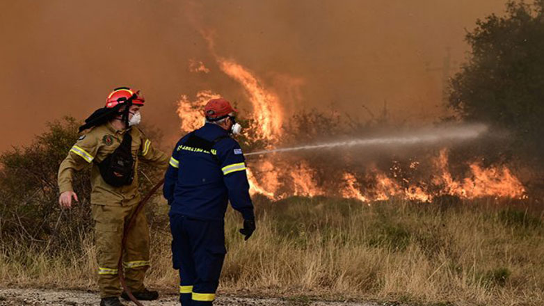 Χωρίς ενεργό μέτωπο η φωτιά σε αγροτική έκταση στην Πρέβεζα