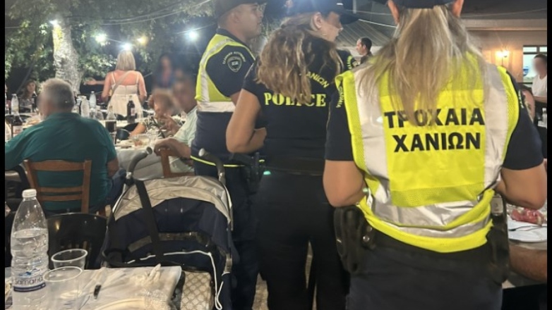 «Εισβολή» της Τροχαίας σε υπαίθριο γλέντι στα Χανιά