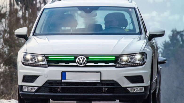 Έρχονται (πράσινα) μπροστινά φώτα φρένων στα αυτοκίνητα; Έρευνα δείχνει πόσο θα μείωναν τα τροχαία