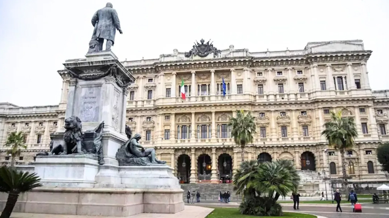 Ιταλία: Το δικαστικό συμβούλιο ζητά την παραπομπή τριών υπουργών σε δίκη