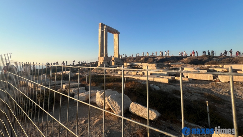 Οργή στη Νάξο για το συρματόπλεγμα στην Πορτάρα