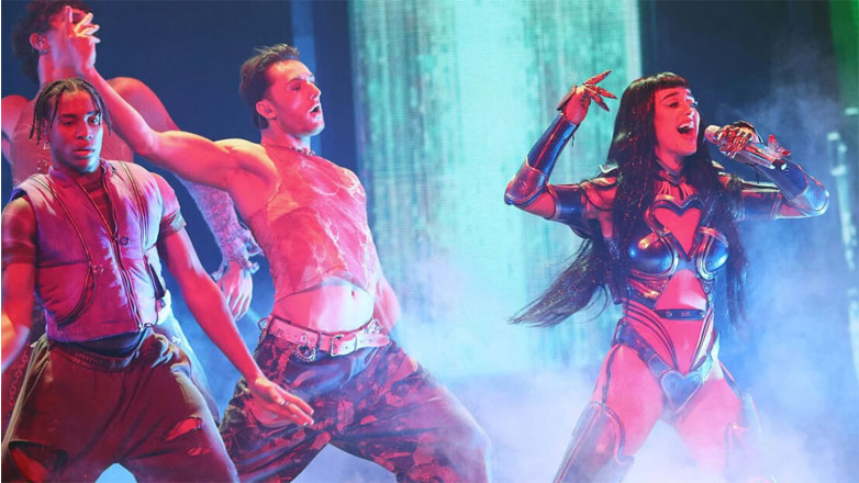 Katy Perry: Θαυμάστριά της λιποθύμησε πάνω στη σκηνή – Η αντίδραση της τραγουδίστριας