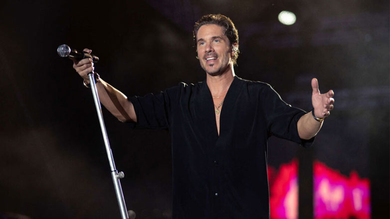 Νίκος Οικονομόπουλος: Πλήθος αρνητικών σχολίων για την αντίδρασή του σε συναυλία του όταν χάθηκε κινητό