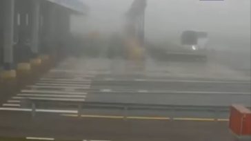 Τροχαίο – σοκ στη Ρωσία με λεωφορείο που προσέκρουσε σε σταθμό διοδίων