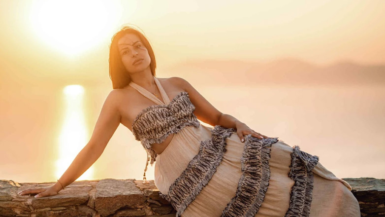 Ηλιάννα Ζέρβα: Προκαλεί «Πυρηνική καταστροφή» με το τραγούδι που της έγραψε ο Πέτρος Ίμβριος!