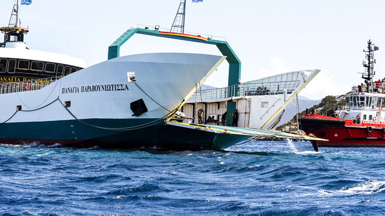 Σήμερα το απόγευμα θα ξεκινήσει η επιχείρηση αποκόλλησης του πλοίου που προσάραξε σε ξέρα στα Νέα Στύρα