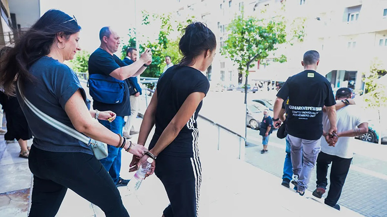 Θεσσαλονίκη: Δίωξη σε βαθμό κακουργήματος σε πατριό και μητέρα για τον βιασμό 10χρονου κοριτσιού