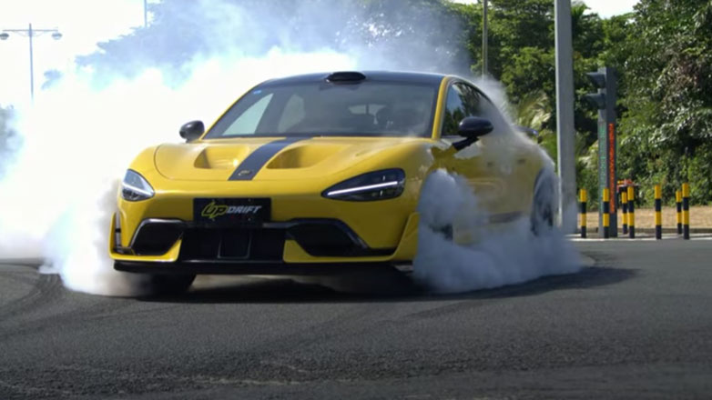 Κινέζος με Xiaomi SU7 Ultra θέλει να συνεχίσει τα Gymkhana του Ken Block – Εντυπωσιακό θέαμα (Βίντεο)