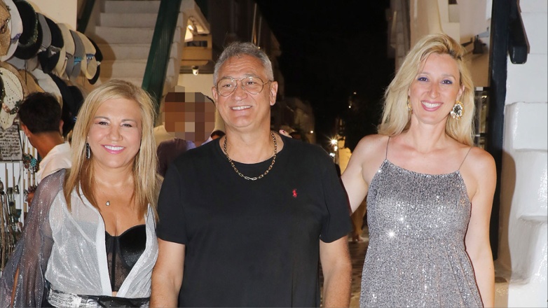 Δέσποινα Μοιραράκη, Γιώργος Ντάβλας και Έλενα Ντάβλα: Νυχτοπερπατήματα στη Μύκονο – Φωτογραφίες