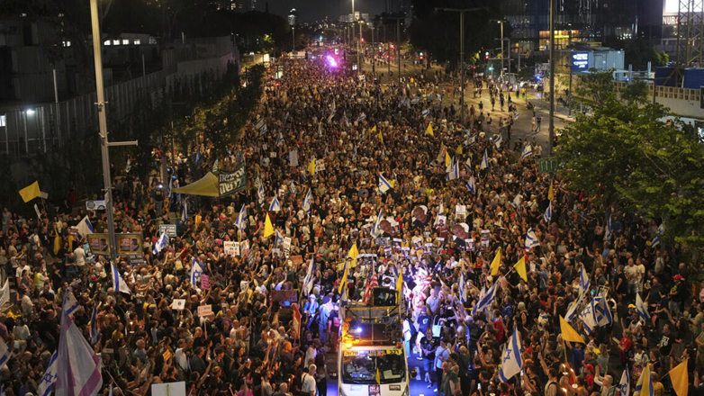 Δεκάδες χιλιάδες διαδηλωτές στο Τελ Αβίβ κατά του σχεδίου κατάληψης της Γάζας