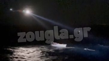 Ιστιοφόρο με δύο επιβαίνοντες εξέπεμψε SOS μεταξύ Πάρου και Μυκόνου – Δείτε βίντεο από την επιχείρηση διάσωσης