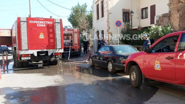 Χανιά: Πυρκαγιά στο παλιό λιμάνι