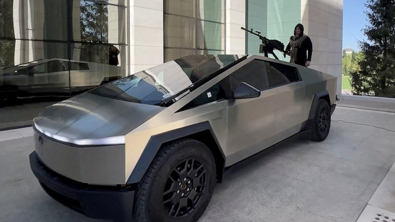 Ο στρατός των Η.Π.Α. αγοράζει Tesla Cybertrucks για να τα… ανατινάξει  – Δείτε γιατί