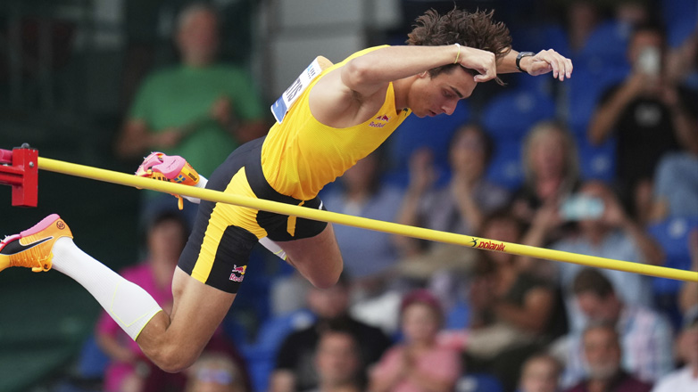 Ντουπλάντις: Nέο παγκόσμιο ρεκόρ με 6.29μ. από τον… εξωγήινο Σουηδό στη Βουδαπέστη!