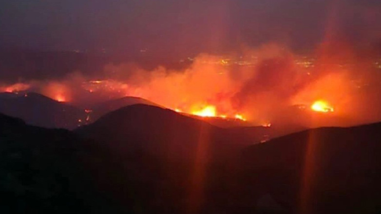 Φωτιά σε δύο μέτωπα στην Πρέβεζα – Εκκενώνεται η Παλαιά Φιλιππιάδα