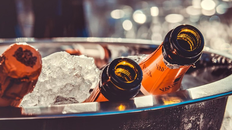 Θεσσαλονίκη: Αθωώθηκαν εργαζόμενοι σε κλαμπ  που είχαν επιτρέψει είσοδο σε ανήλικους