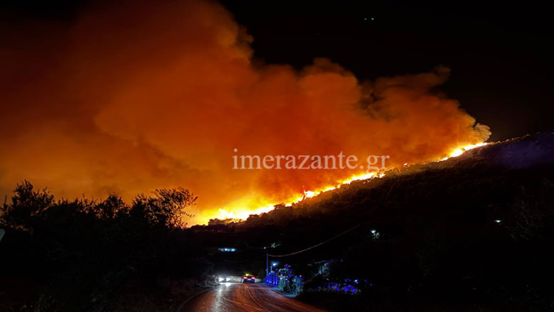 Η φωτιά καίει σπίτια στην Ζάκυνθο – Εξαιρετικά δύσκολη η νύχτα στη Λιθακιά