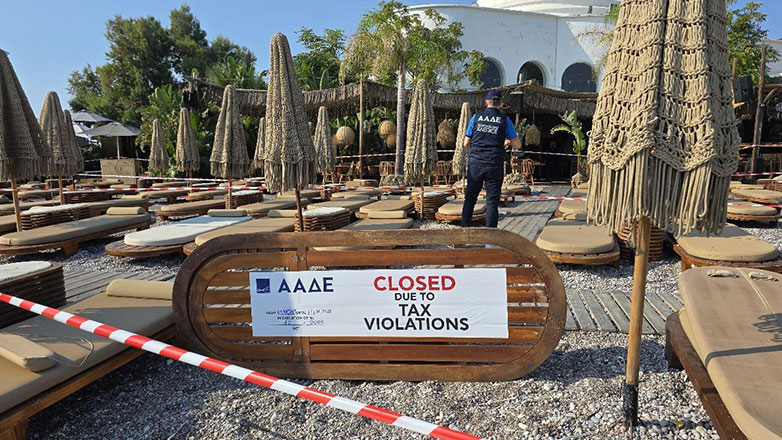 ΑΑΔΕ: Λουκέτο και πρόστιμο 10.500 ευρώ σε γνωστό beach restaurant στην Ρόδο