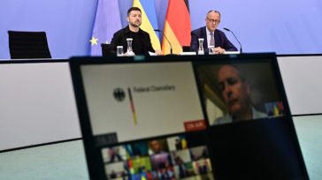 Ζελένσκι μετά την τηλεδιάσκεψη: «Ο Πούτιν μπλοφάρει – Θέλει να καταλάβει ολόκληρη την Ουκρανία»