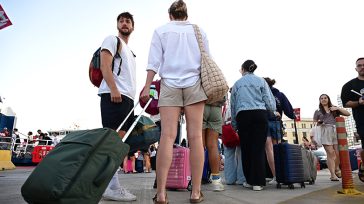 Ξεκίνησε η έξοδος των αδειούχων του Δεκαπενταύγουστου