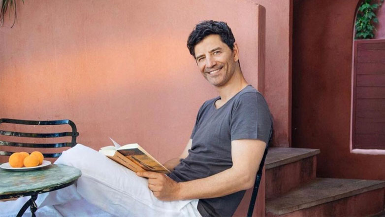 Σάκης Ρουβάς: «Κανένα μέρος δεν είναι σαν το σπίτι σου» – Οι πρώτες φωτογραφίες από τις διακοπές του στην Κέρκυρα