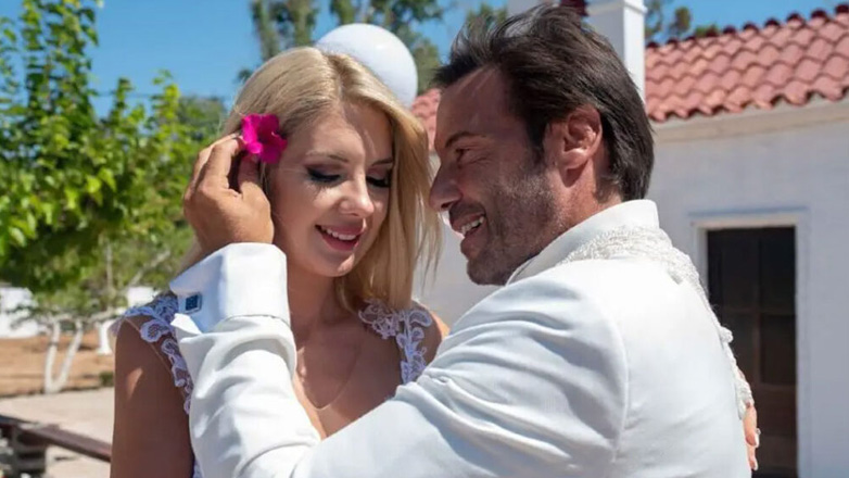 Στράτος Τζώρτζογλου – Σοφία Μαριόλα: Ανανέωσαν τους όρκους γάμου στο μέρος όπου παντρεύτηκαν πριν από 8 χρόνια!