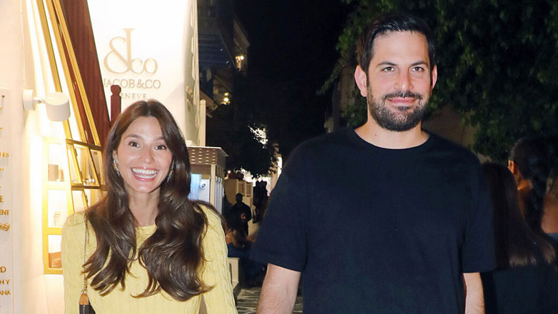 Ηλιάνα Παπαγεωργίου: Χέρι-χέρι με τον σύντροφό της, Γιάννη Καραβασάνη στη Μύκονο