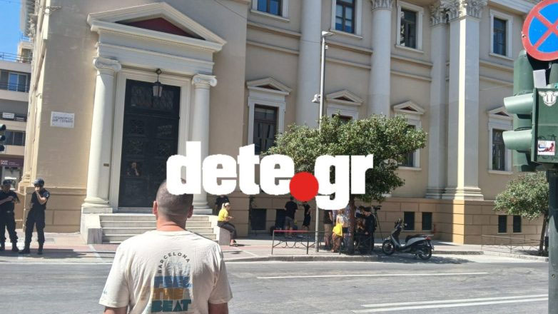 Κατέρρευσε ο πατέρας του 25χρονου, που κατηγορείται για εμπρησμό στην Πάτρα