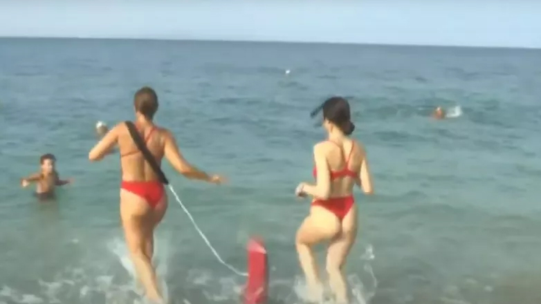 Αλεξανδρούπολη: Ναυαγοσώστριες έσωσαν 2χρονη που επέπλεε χωρίς τις αισθήσεις της