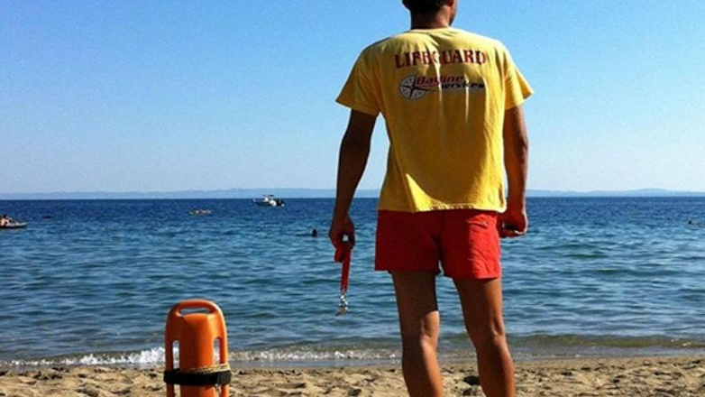 Χανιά: Ναυαγοσώστης έσωσε εκτός υπηρεσίας πέντε νεαρούς που κινδύνευαν