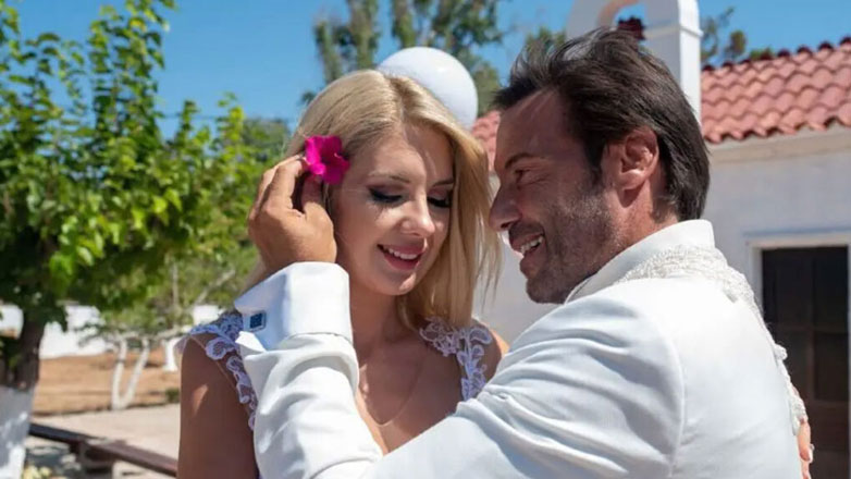 Στράτος Τζώρτζογλου – Σοφία Μαριόλα: Ανανέωσαν τους όρκους γάμου στο μέρος όπου παντρεύτηκαν πριν από 8 χρόνια!