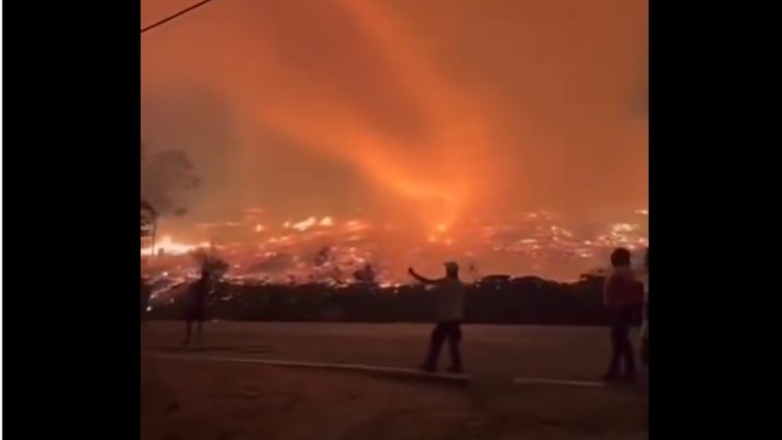 Σπάνιος ανεμοστρόβιλος φωτιάς στην Πορτογαλία