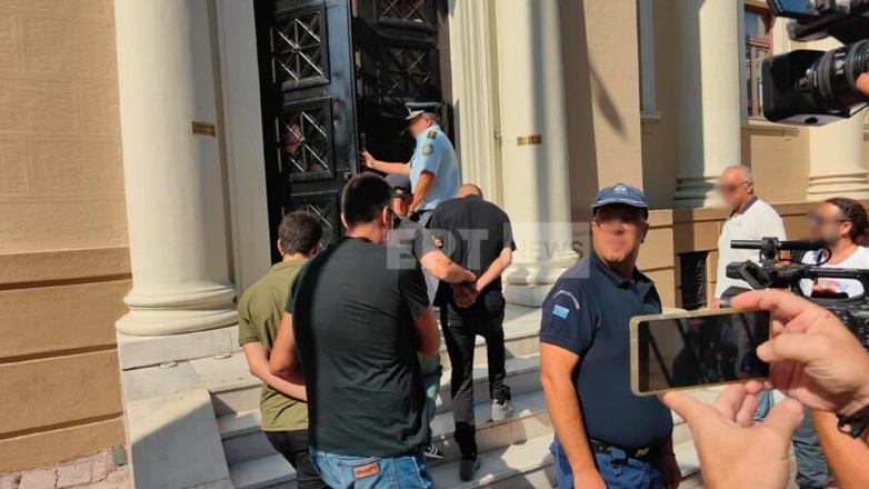 Πάτρα: Στα δικαστήρια οι κατηγορούμενοι για τη φωτιά στα Συχαινά